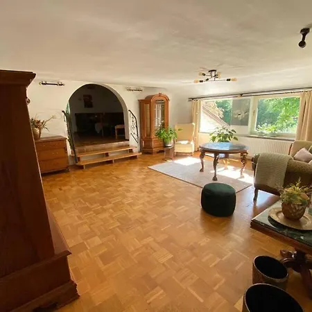 Schmidts Gastehaus *